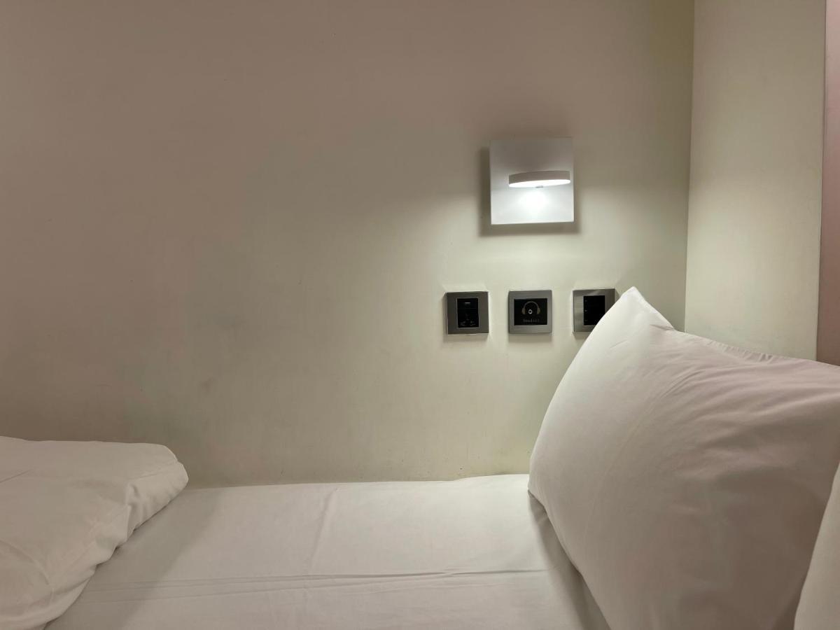 Taiwan Youth & Capsule Hostel