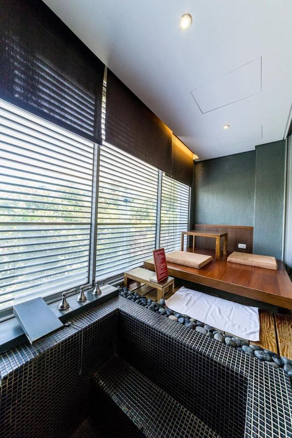 Double One Hotel 4*