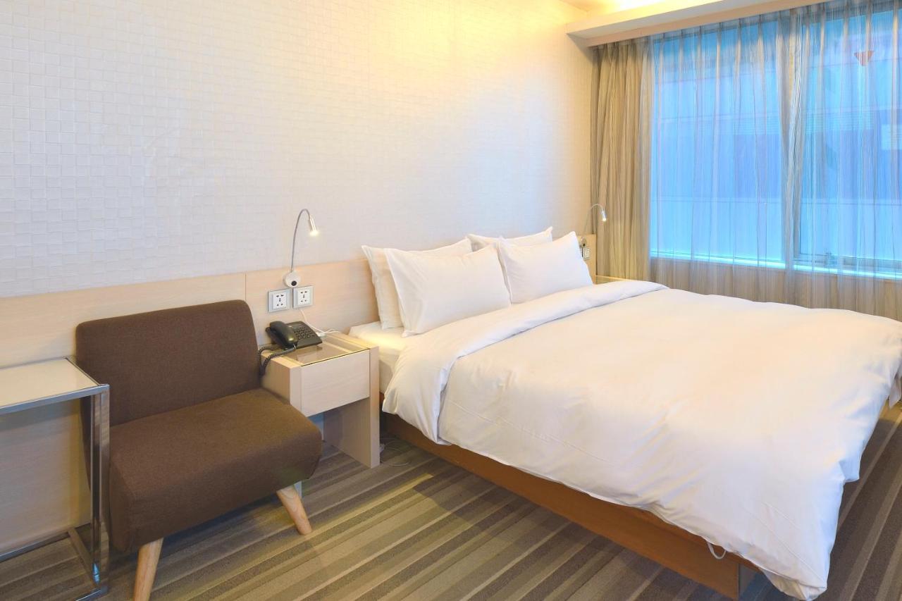 Hotel Yomi - Shuanglian Mrt 3*