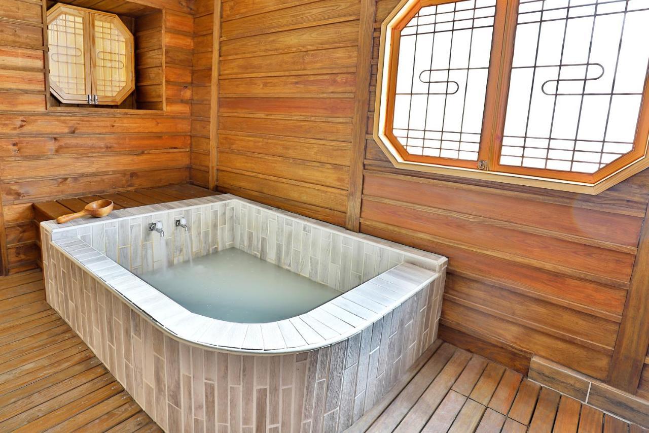 Gorgeous Hot Spring Inn Taipei