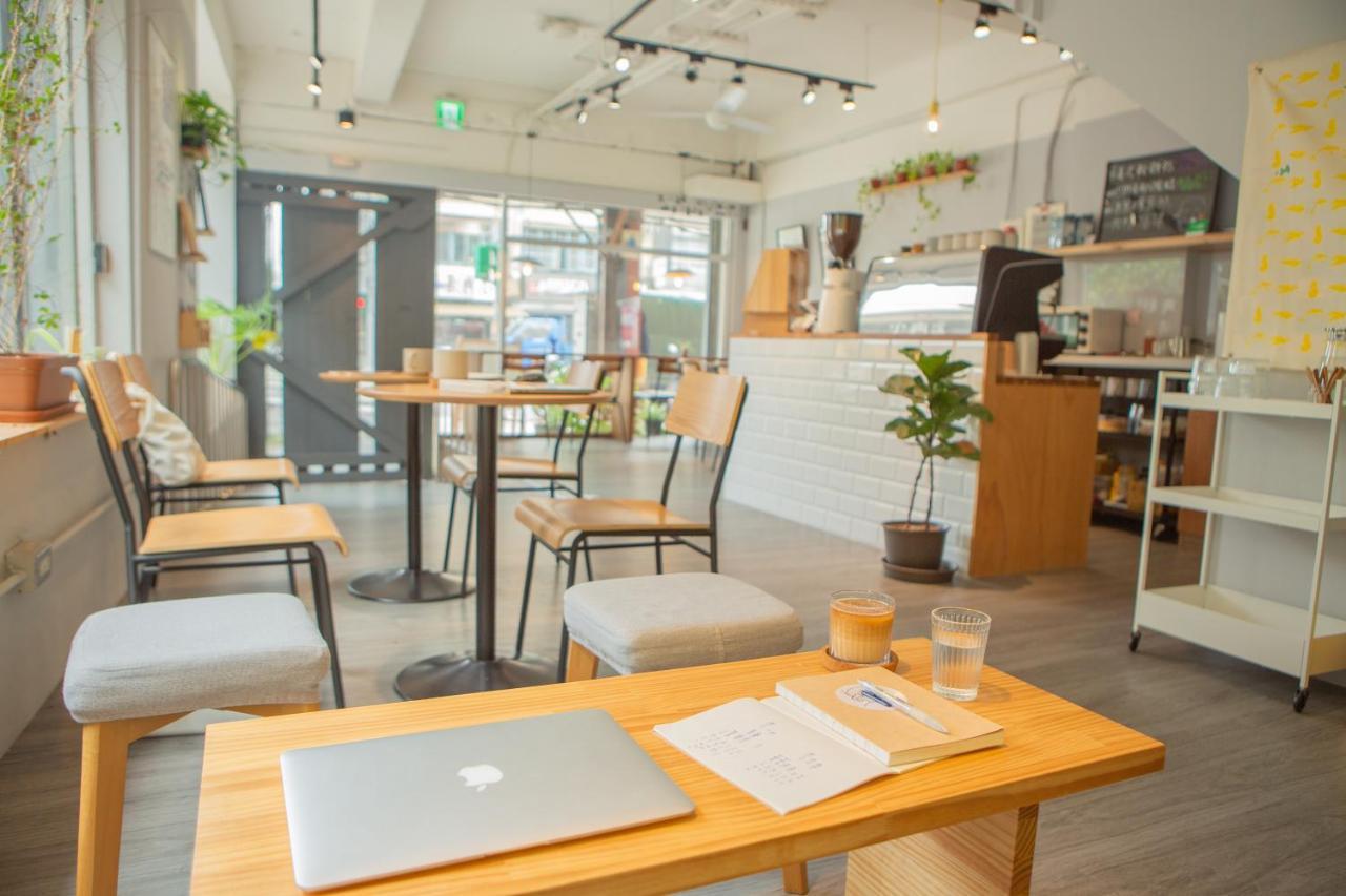 Corner & Cafe