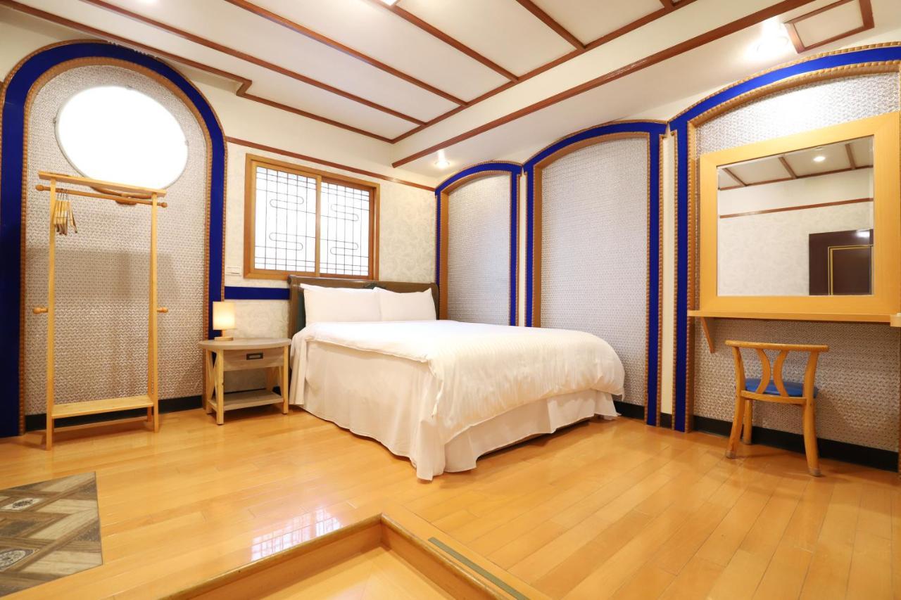 Phoenix Pavilion Hot Spring 3*