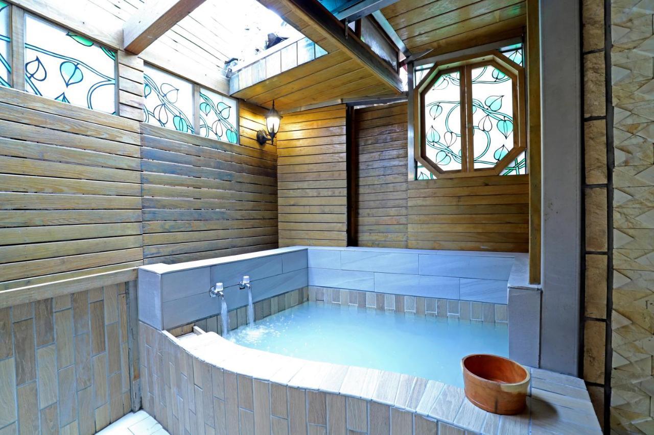Phoenix Pavilion Hot Spring Inn Taipei