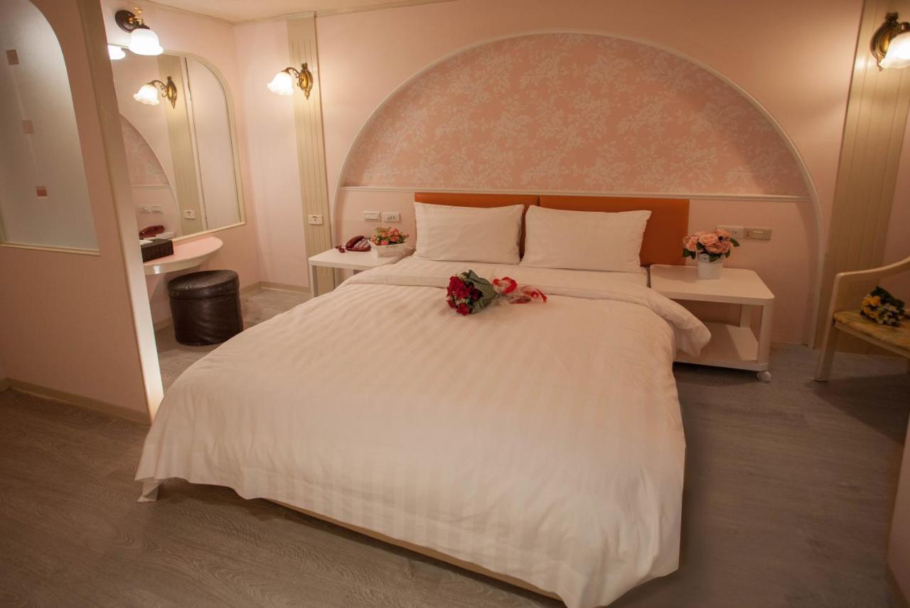 Showart Inn *