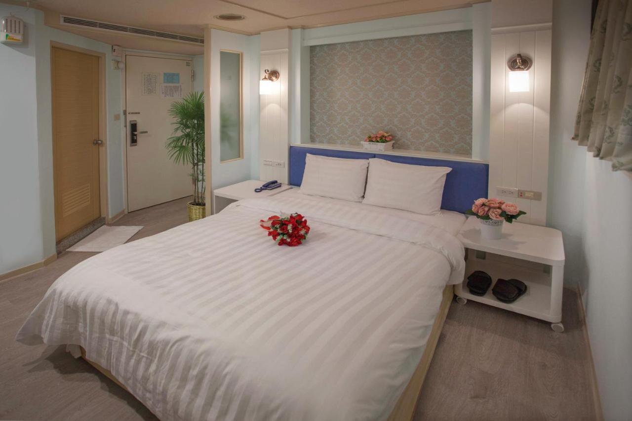Showart Inn *