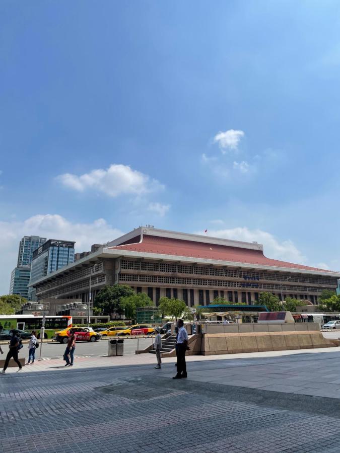 Meworld - Main Station