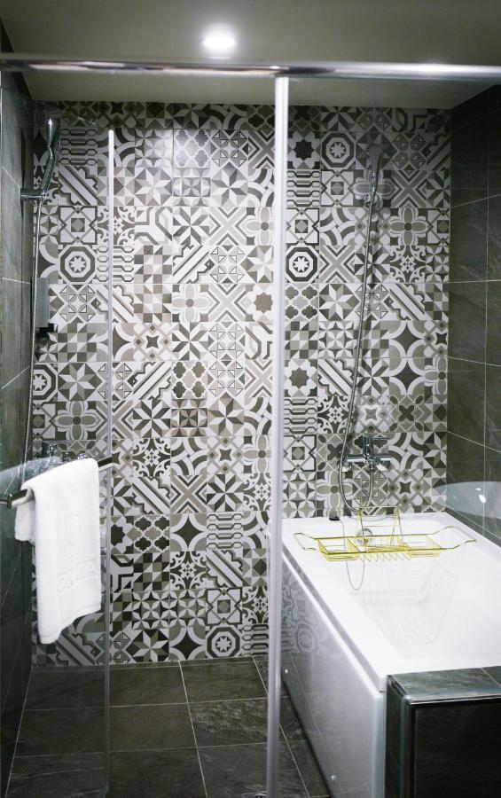 Comma Boutique Hotel *