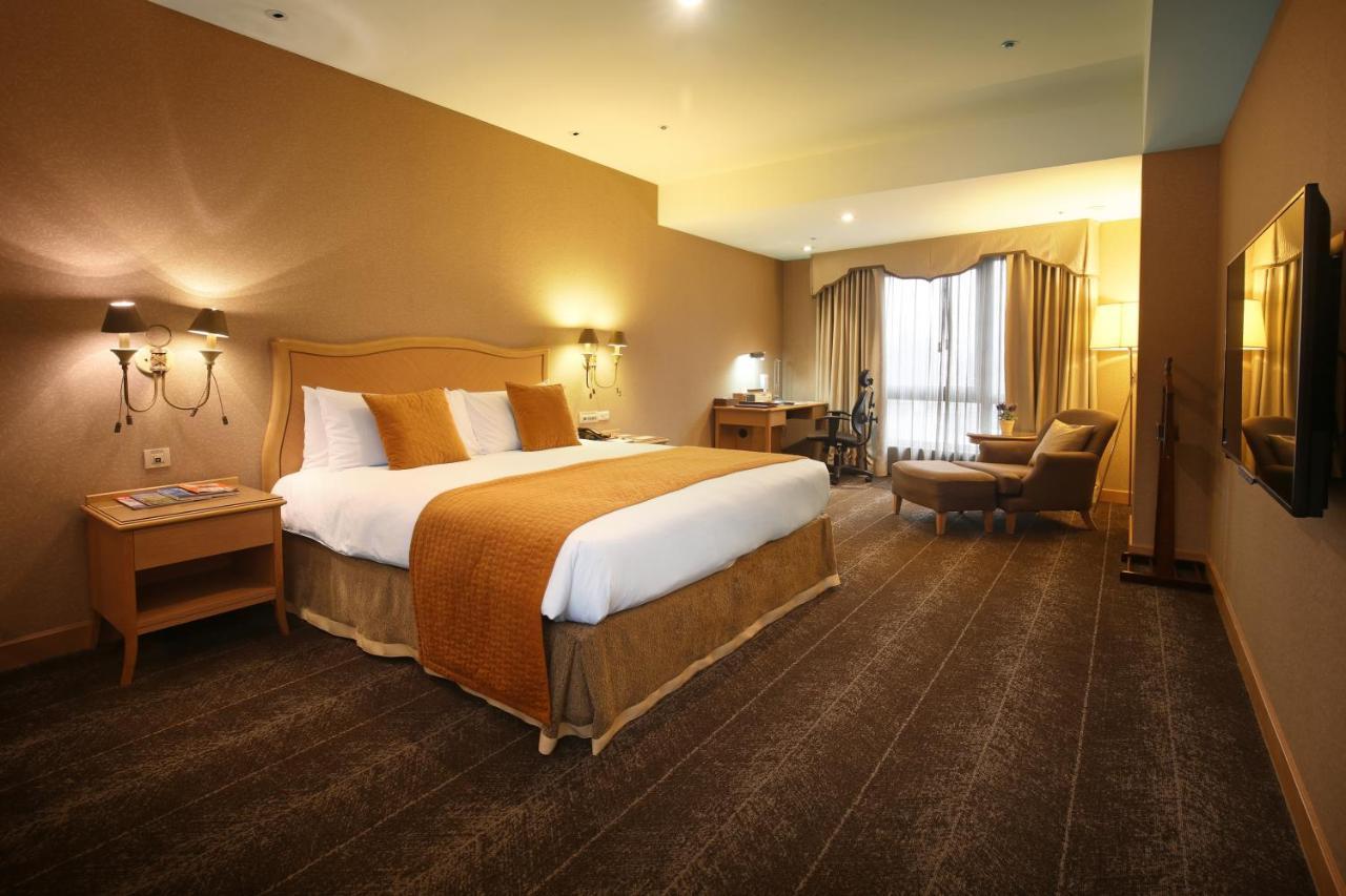 Hotel Chateau De Chine Xinzhuang 4*