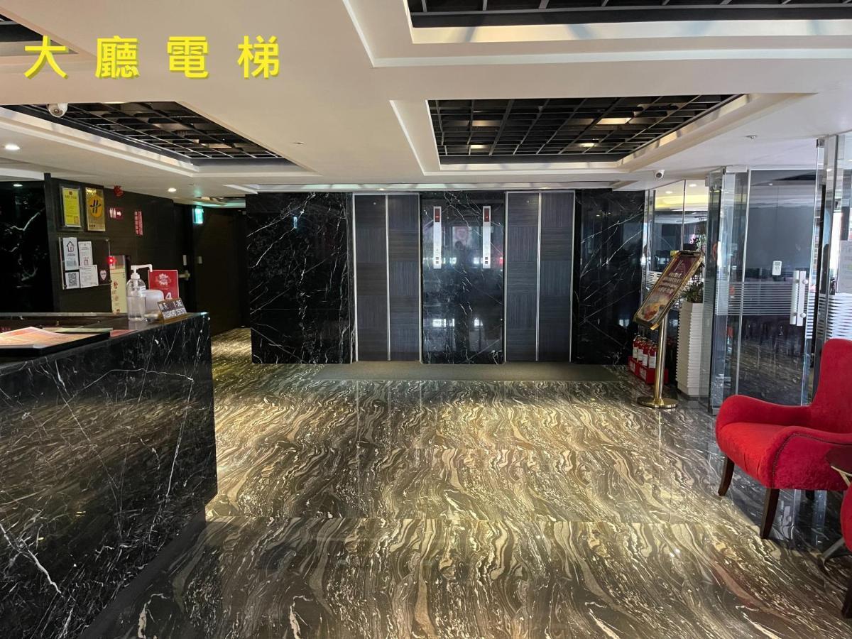 V-one Vogue Hotel 3*