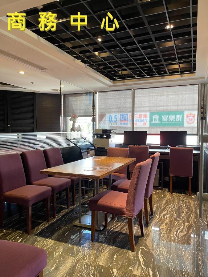 V-one Vogue 3* Taipei