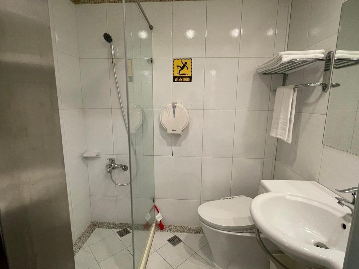 Hub Banqiao Branch Hotel