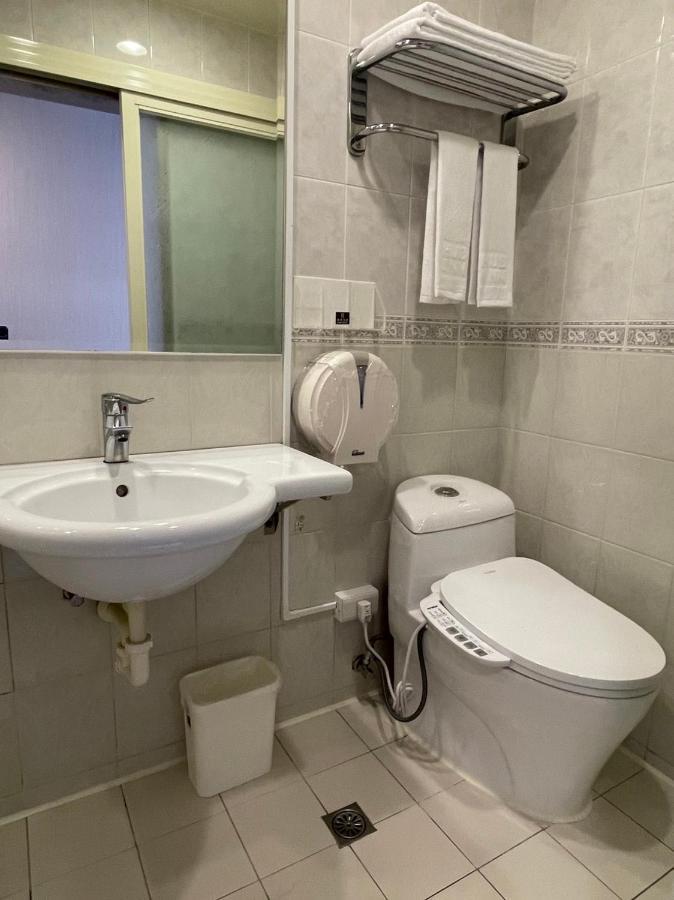 Hub Banqiao Branch *