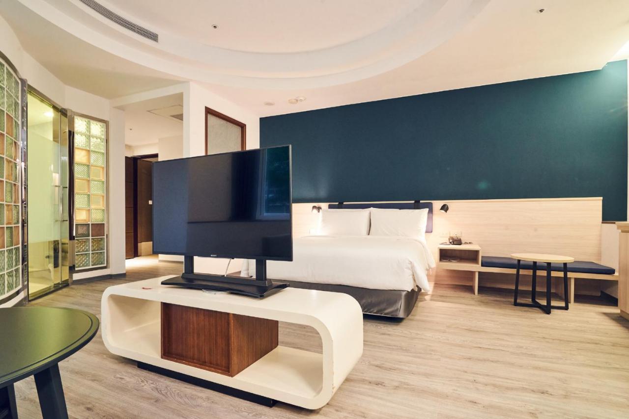 Check Select Nangang 4*