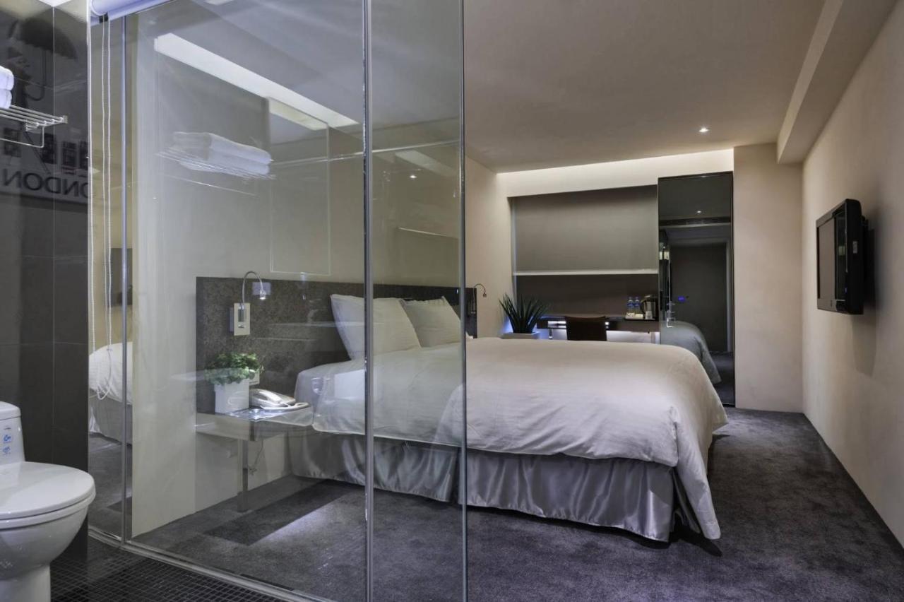 Here - Hotel *