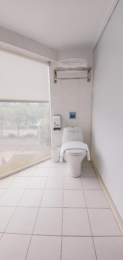 Hotel Ximen Garden *