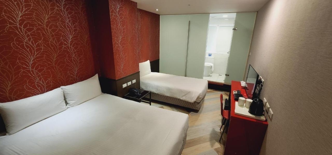 Hotel Ximen Garden *