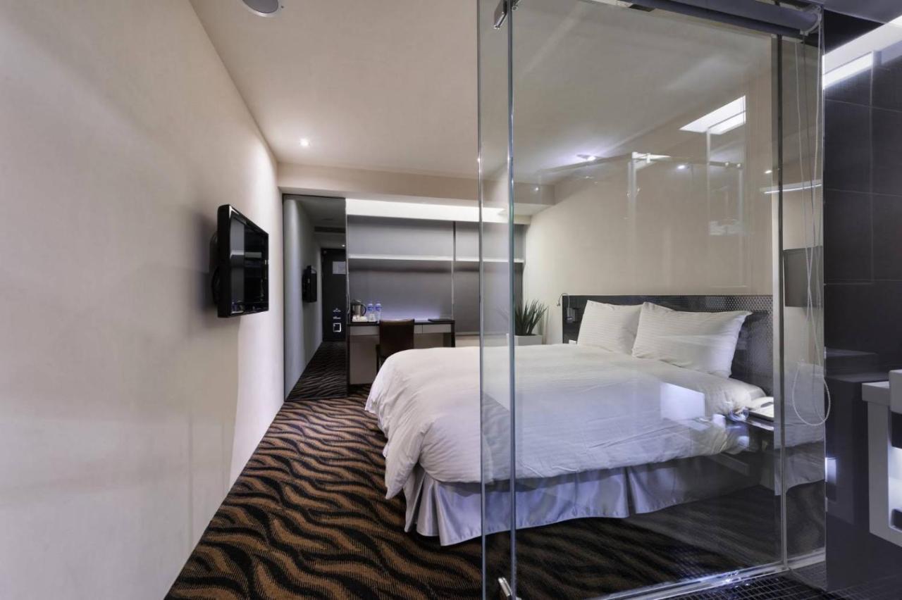 Hotel Here -