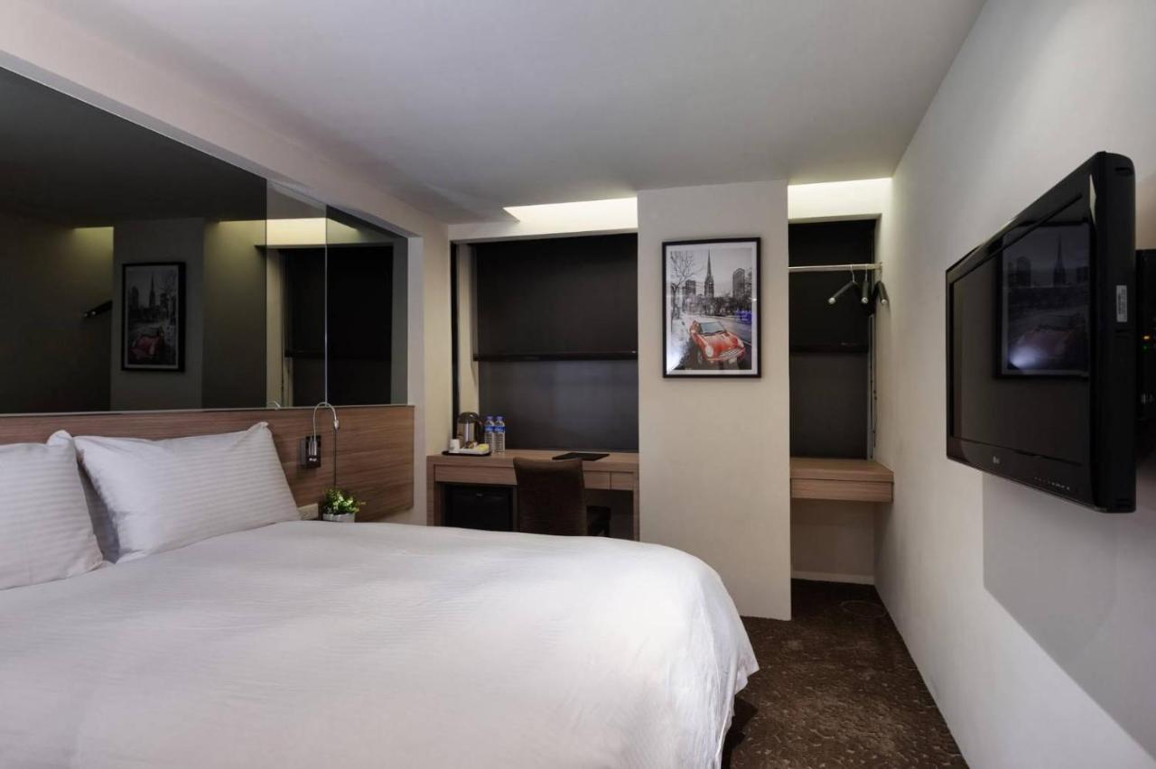 Here - Hotel *