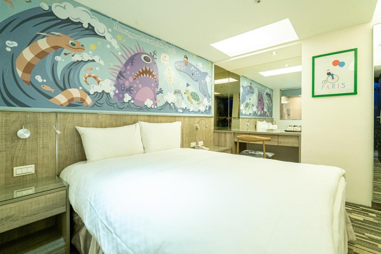Hotel Here -