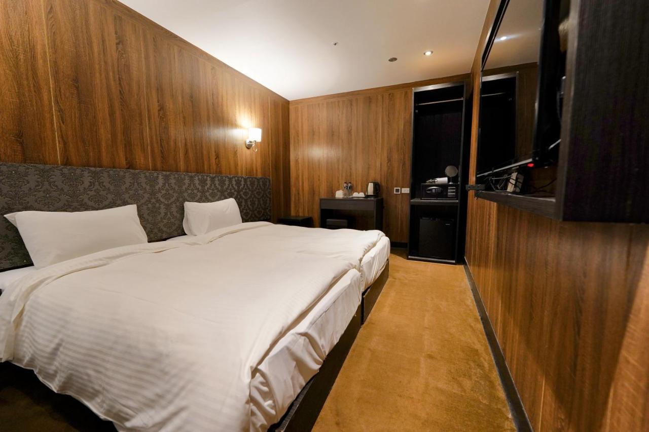 Meworld - Main Station Hotel Taipei