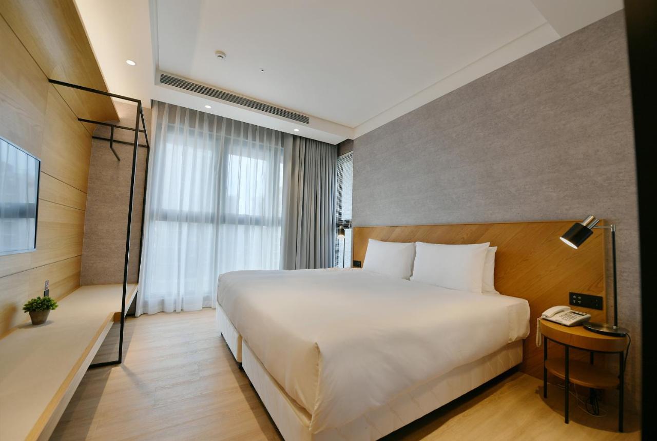 Check Select New Sanchong Hotel Taipei