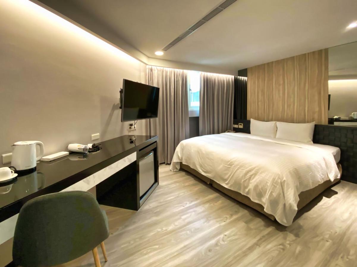 Inn Hub Ximen 3*