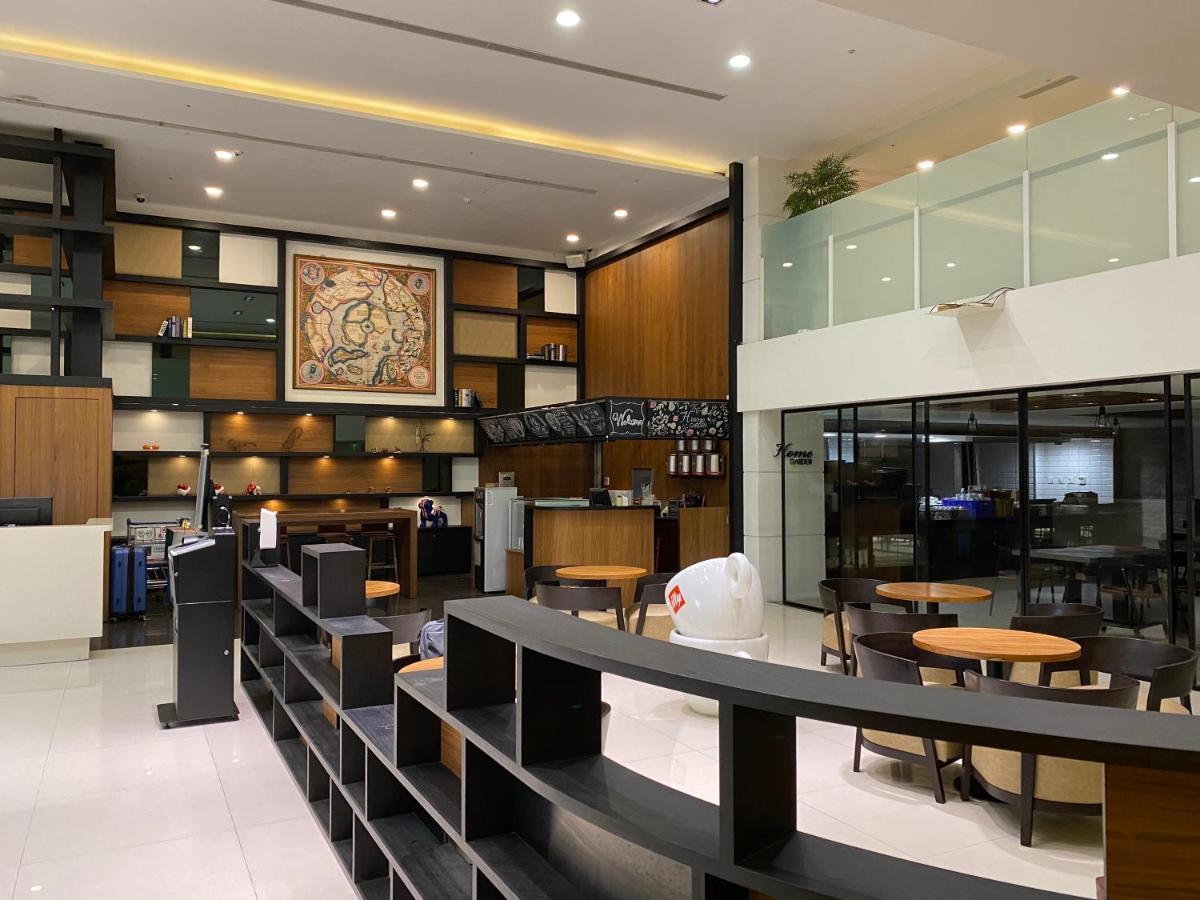 Check Neihu Hotel