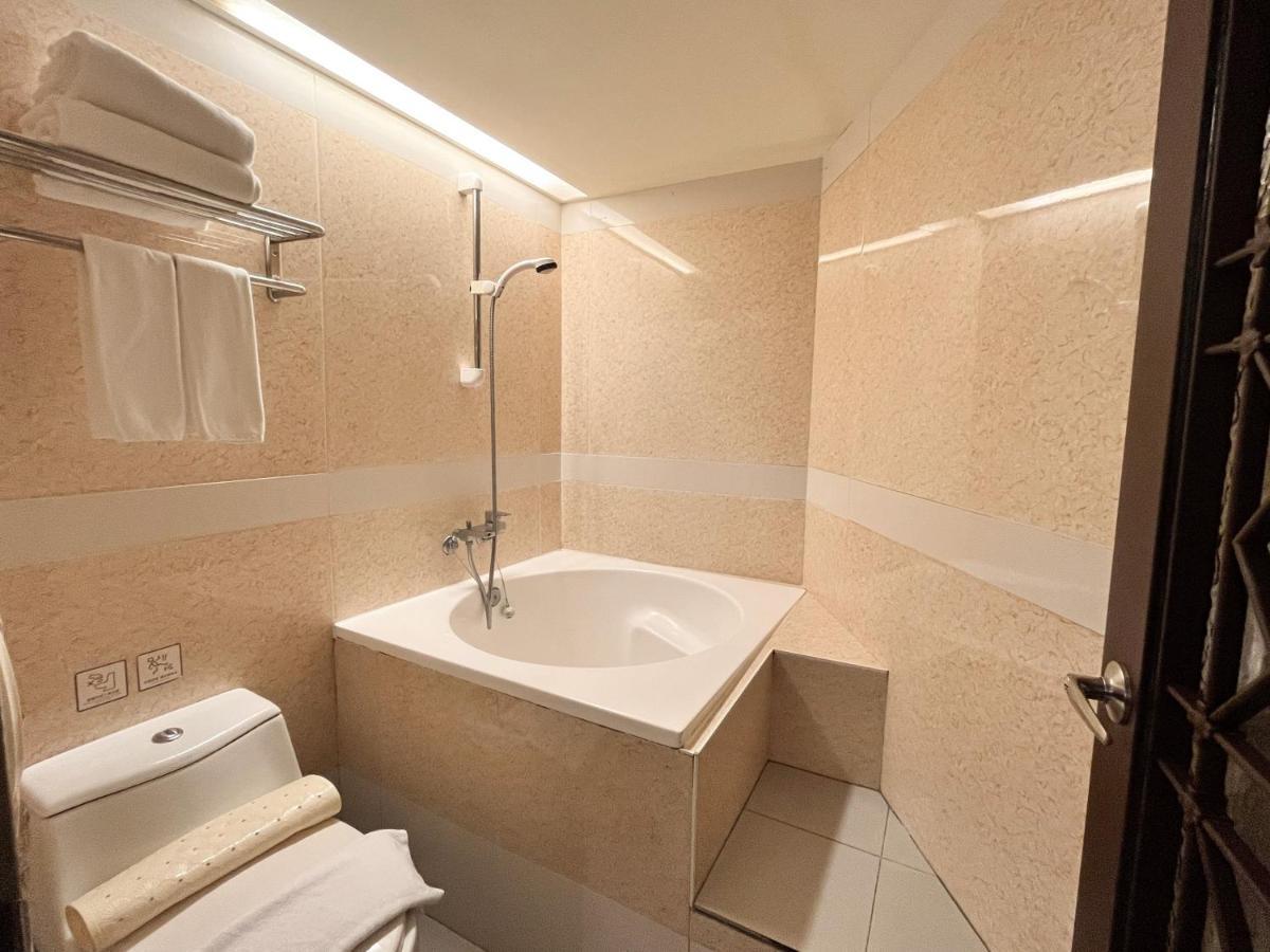 Hotel Guide Xinyi 3*