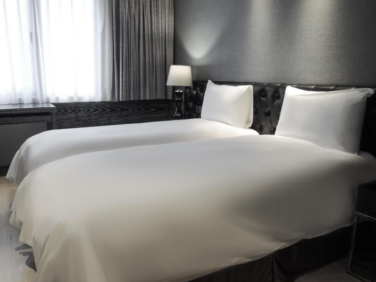 Hotel Check Main Station
