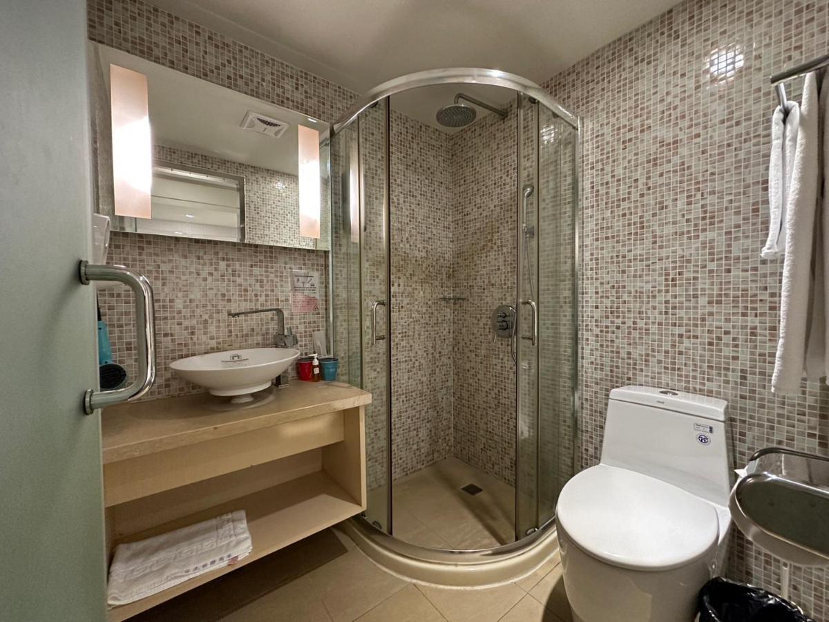 Link World Hotel 3*