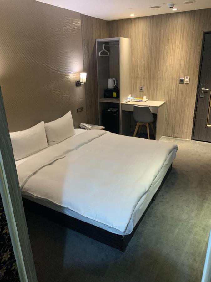Meworld - Ximen Inn