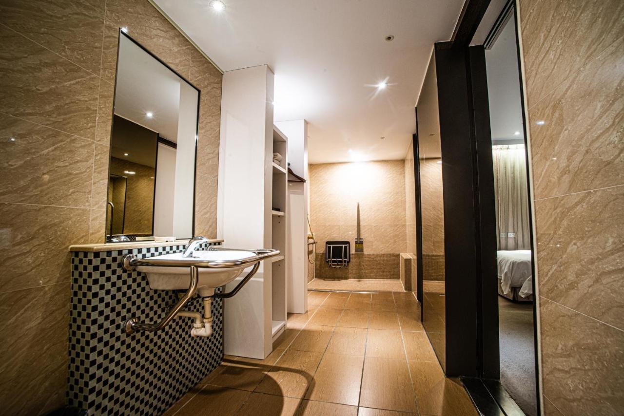 Hotel Artinn藝築文旅-台北站前館 3*