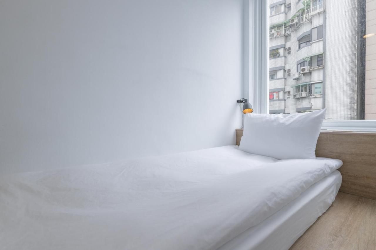 Owlstay Flip Flop - Garden Taipei