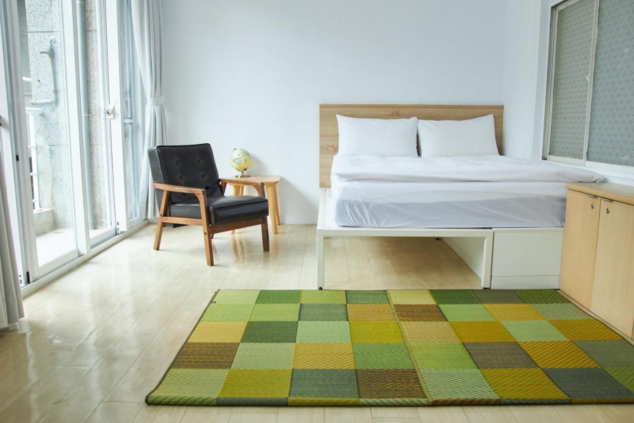 Owlstay Flip Flop - Garden Hostel Taipei