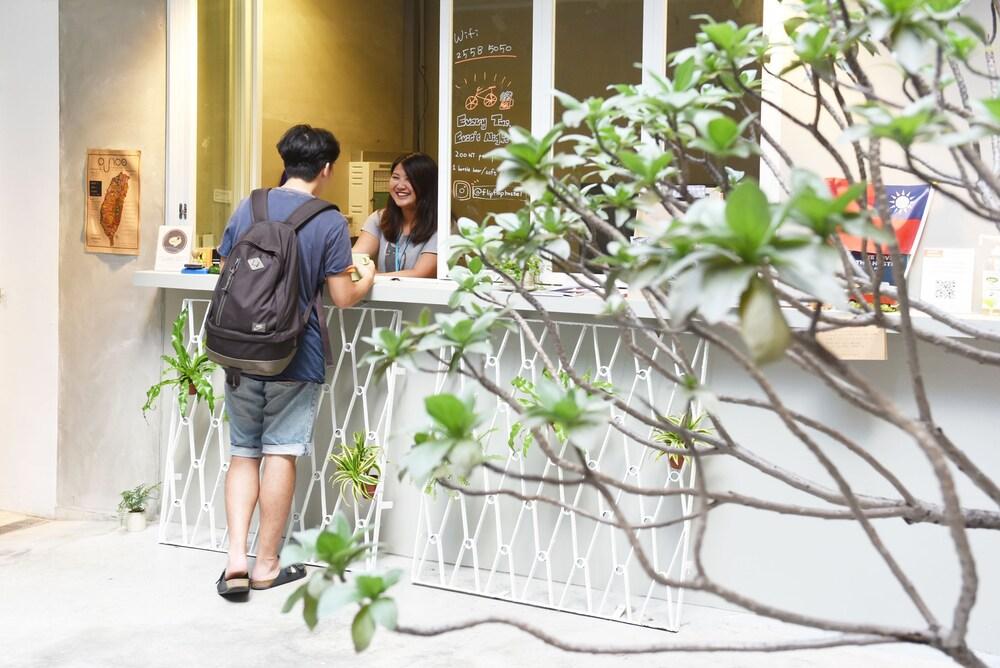 Owlstay Flip Flop - Garden Hostel *
