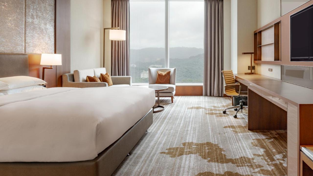 Courtyard By Marriott Hotel
