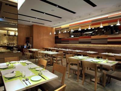 Two Tails Luzhou Hotel