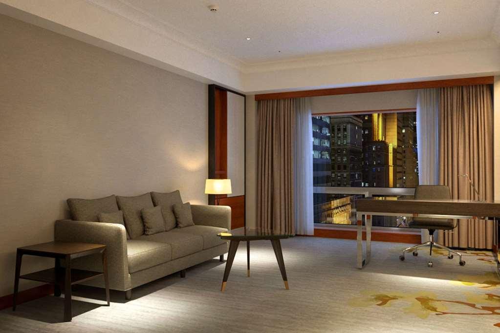 Metropolitan Premier Hotel