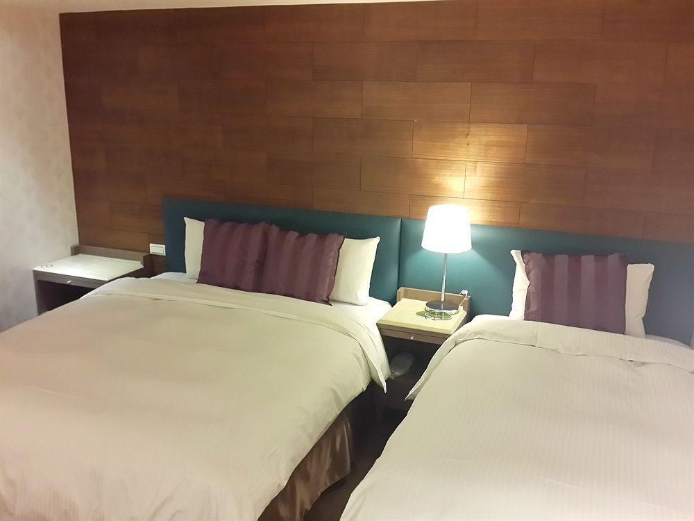 Muzik - Ximen Station Branch Hotel