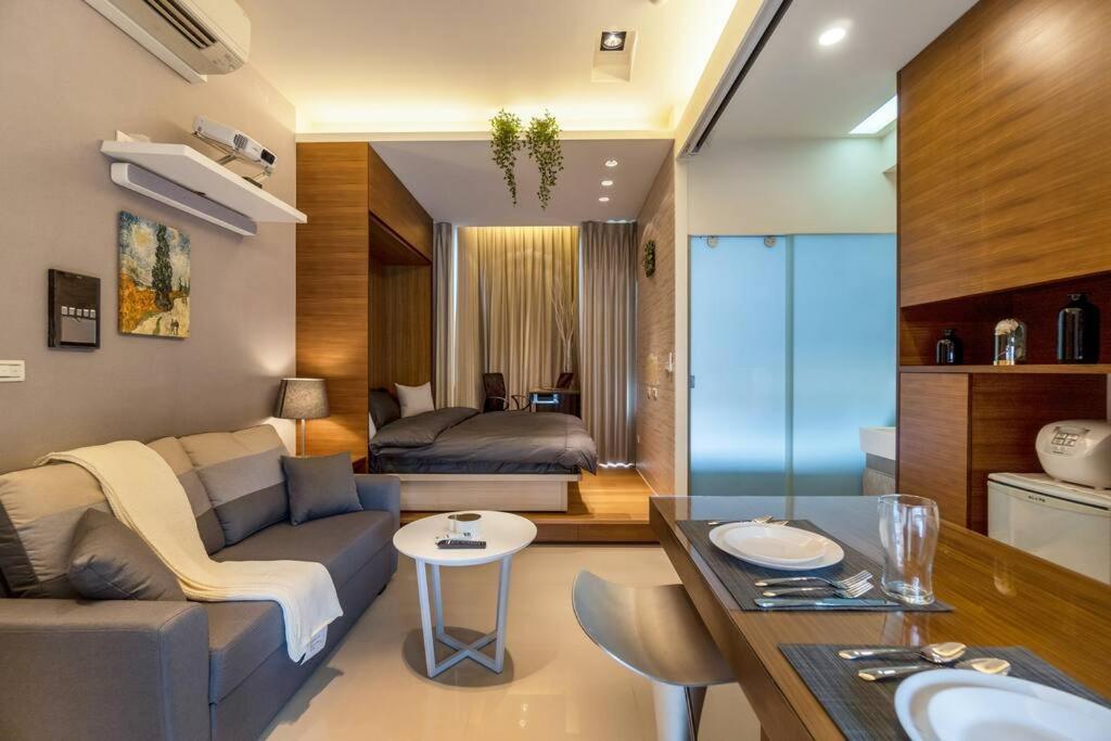 1b1b Cinema, Kitchen, Bathtub, Desk, 1.5min To Mrt • 1房1衛 家庭戲院、廚房、浴缸、書桌，1.5分到市府捷運 Apartment *