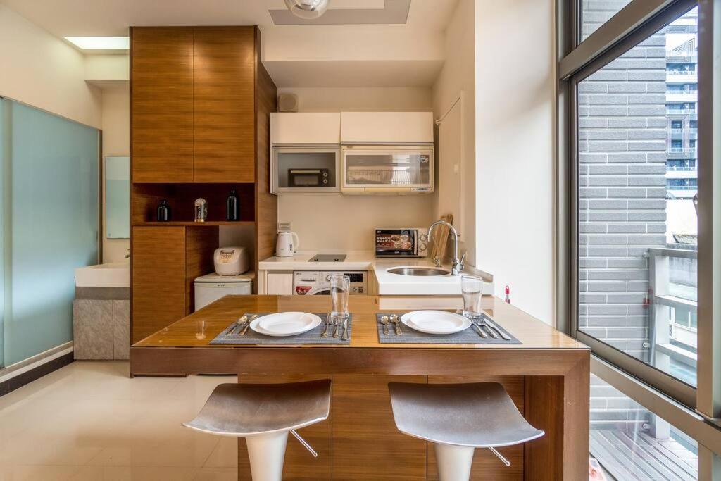 1b1b Cinema, Kitchen, Bathtub, Desk, 1.5min To Mrt • 1房1衛 家庭戲院、廚房、浴缸、書桌，1.5分到市府捷運 *