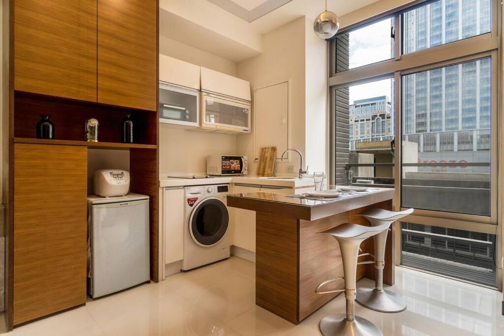 1b1b Cinema, Kitchen, Bathtub, Desk, 1.5min To Mrt • 1房1衛 家庭戲院、廚房、浴缸、書桌，1.5分到市府捷運