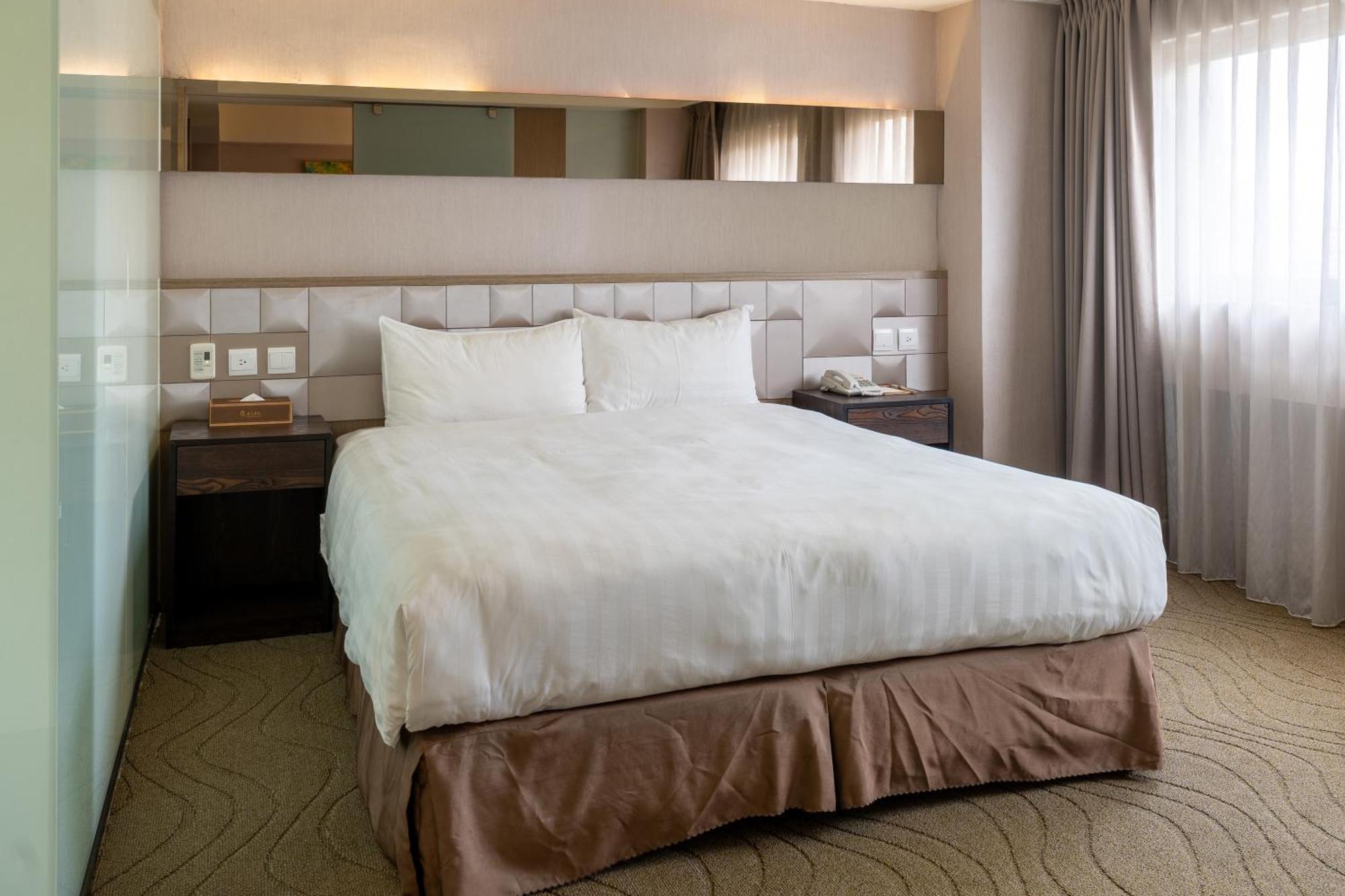 Guide Chongqing Hotel 4*