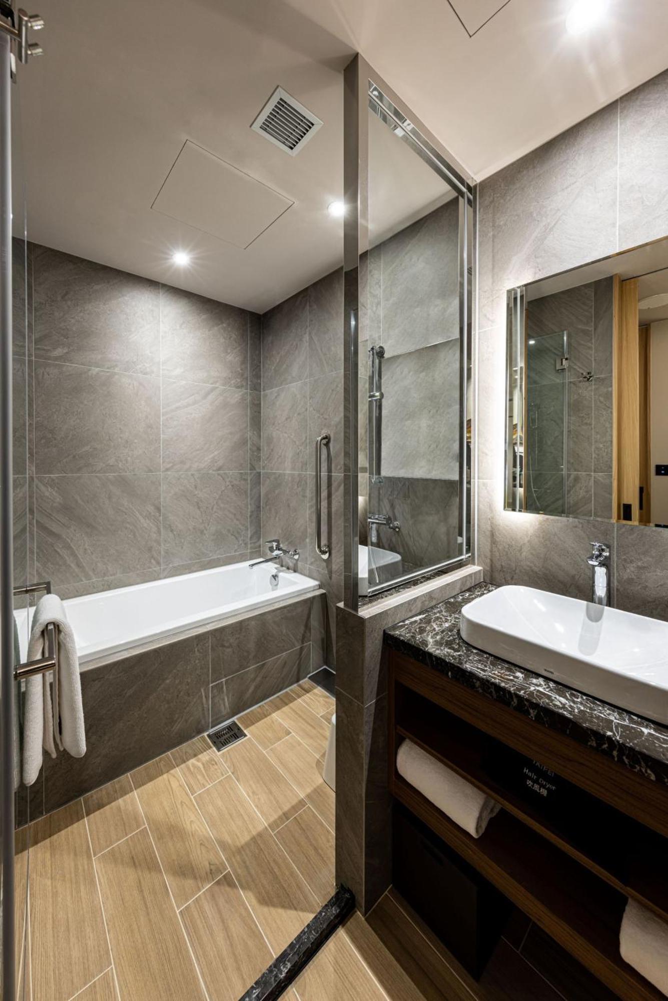 Solaria Nishitetsu Ximen Hotel