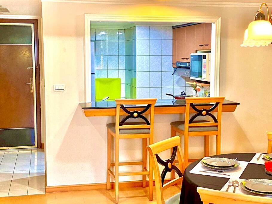 Apartment In Beitou Executive For 5 Guests Up To 115 Square Meters With Kitchen *