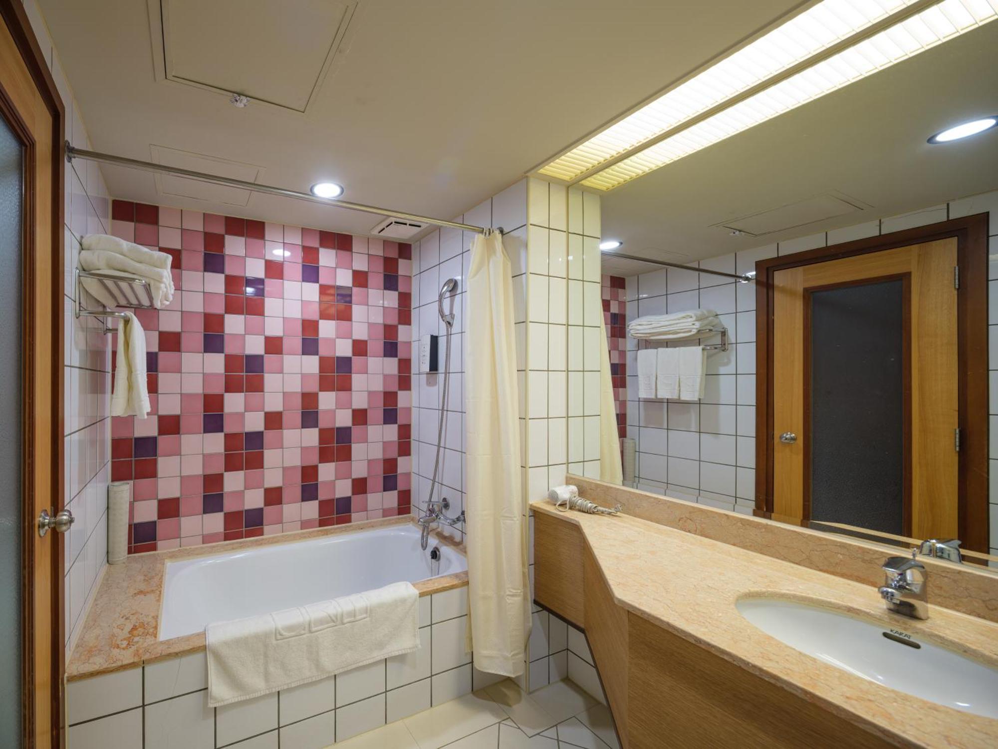 Rich & Free - Fuzhong 富逸旅趣-板橋府中館 3* Taipei
