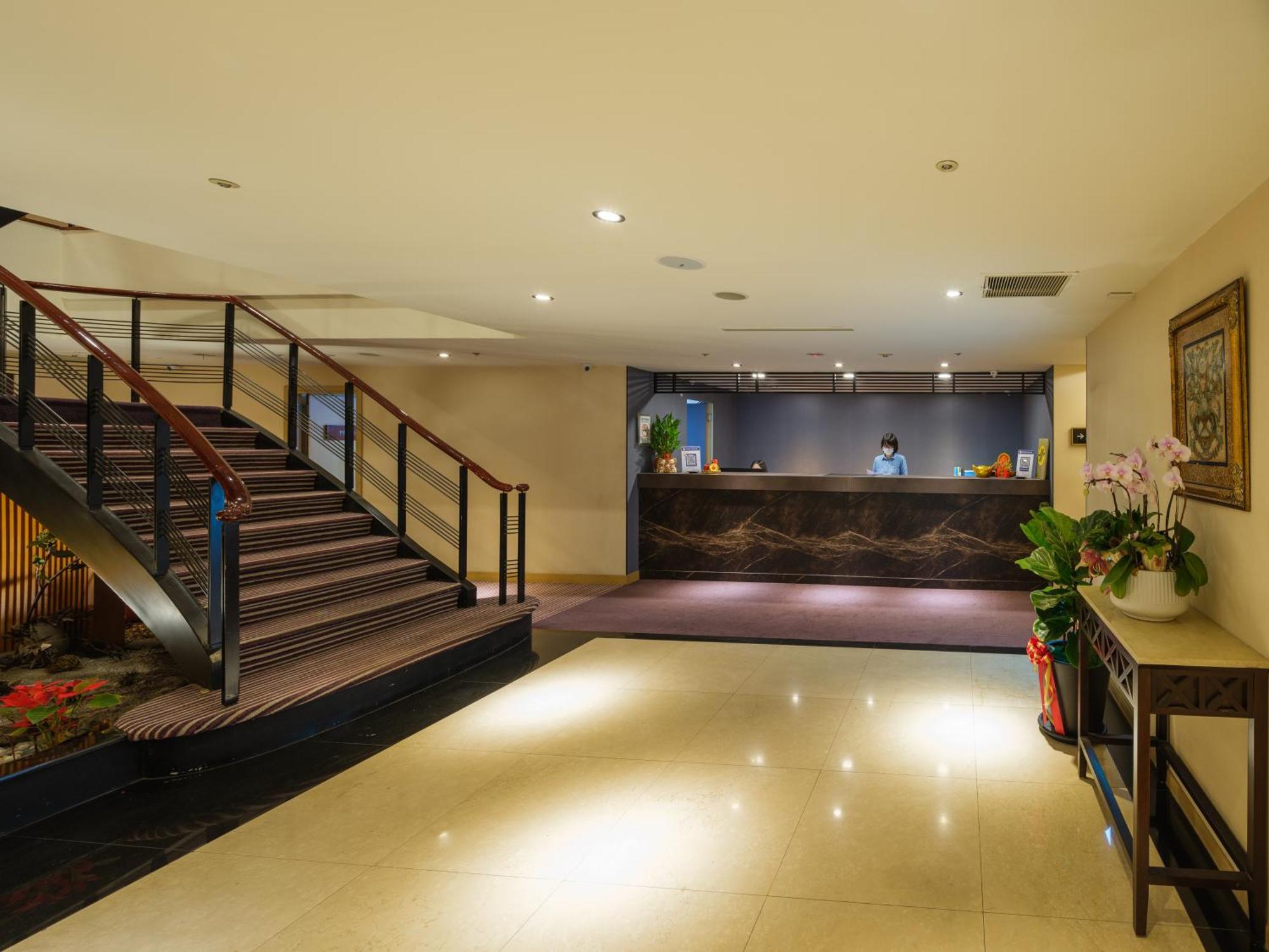 Hotel Rich & Free - Fuzhong 富逸旅趣-板橋府中館