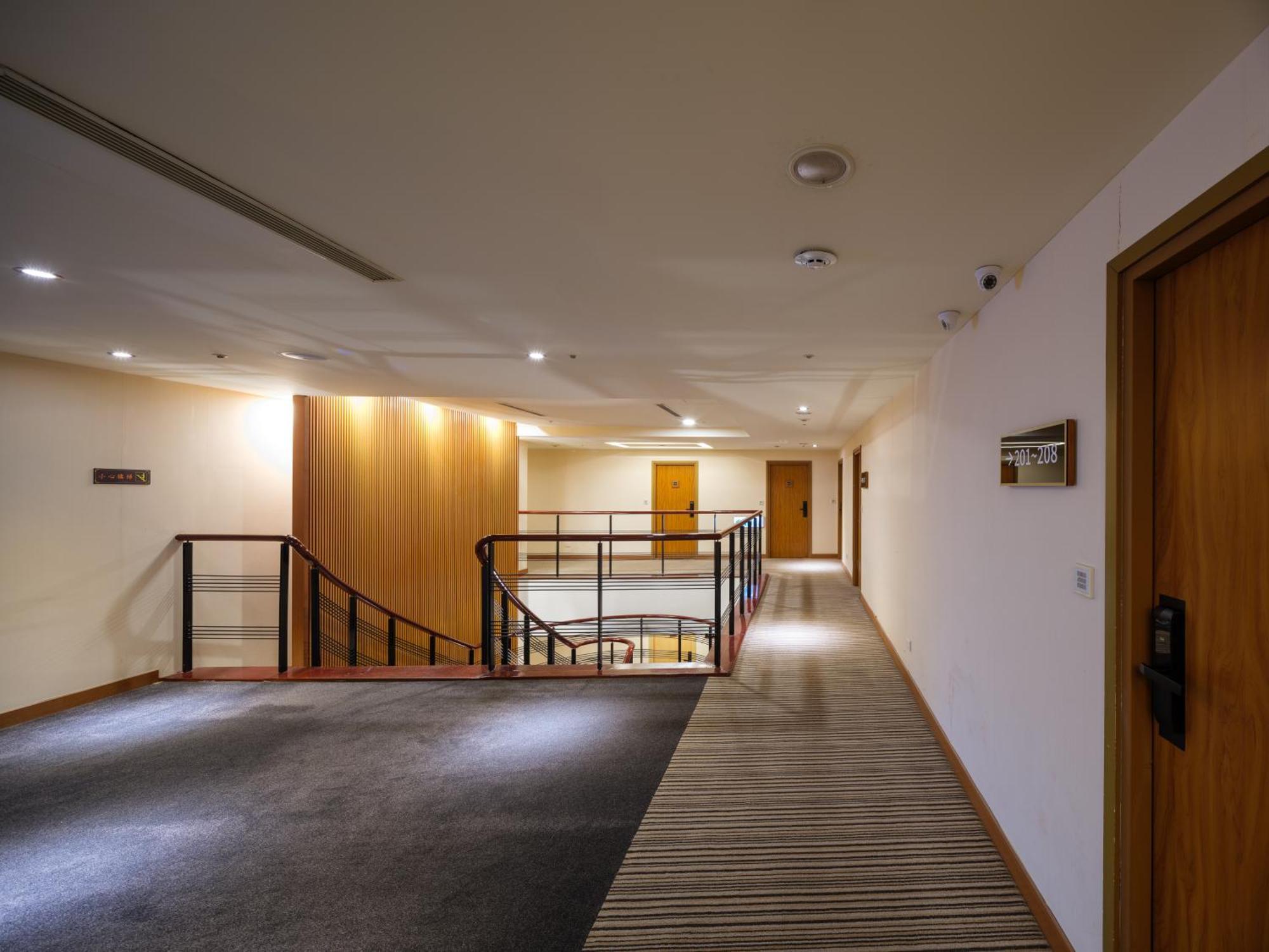 Rich & Free - Fuzhong 富逸旅趣-板橋府中館