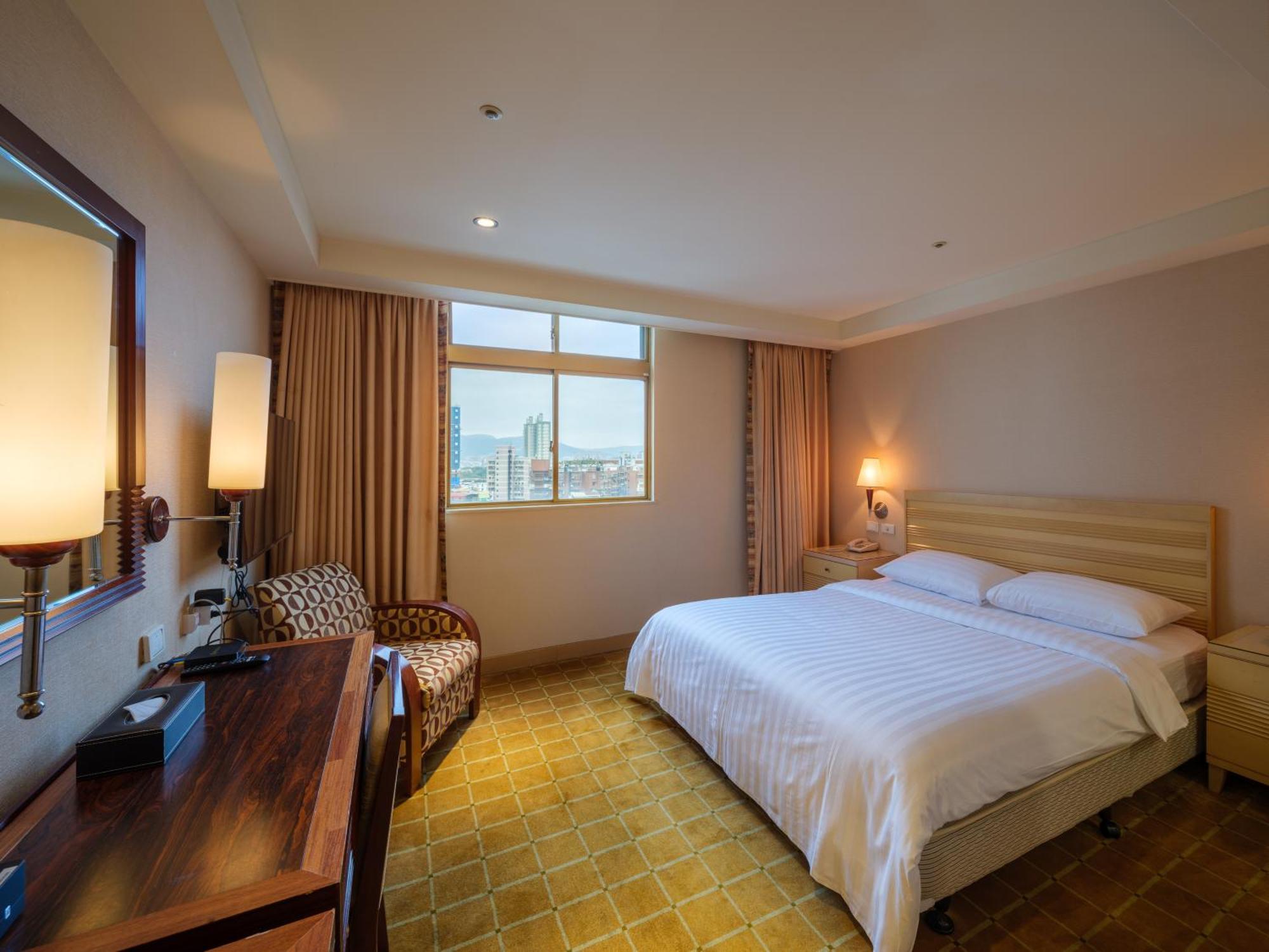 Rich & Free - Fuzhong 富逸旅趣-板橋府中館 Hotel Taipei