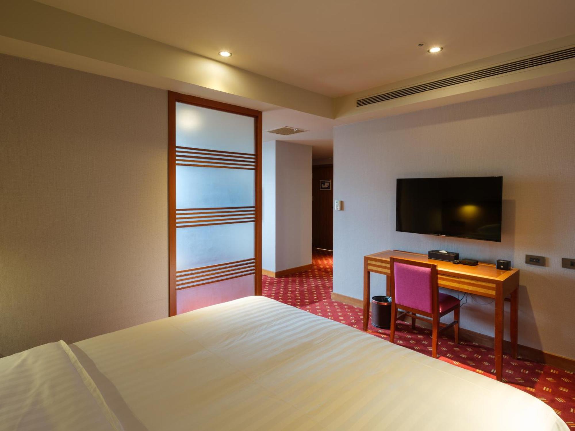 Rich & Free - Fuzhong 富逸旅趣-板橋府中館 Hotel Taipei